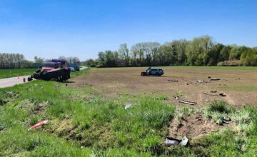 FOTO: Víkend v Nitrianskom kraji sa niesol v znamení vážnych dopravných nehôd