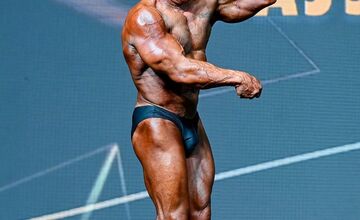 FOTO: Z ulice späť na pódium. Šokujúci návrat majstra Európy Adama Cibuľu v Šuranoch