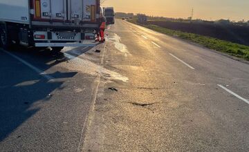 FOTO: Tragická zrážka motorkára s kamiónom za Novými Zámkami 