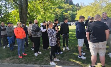 FOTO: Pred nitrianskym štadiónom stálo množstvo záujemcov o lístky