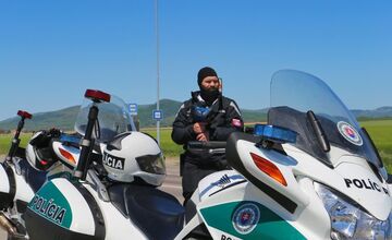 FOTO: Dopravná akcia v Nitrianskom kraji zameraná na porušenia zákona vodičmi motocyklov