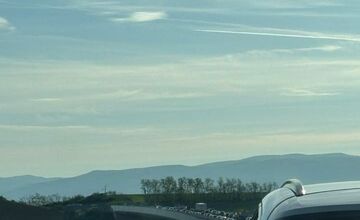 FOTO: Na R1 pred Beladicami došlo k zrážke, tvoria sa kolóny